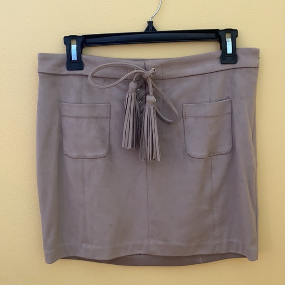 Dolce Vita faux suede skirt with tassel lace up - Picture 2 of 5